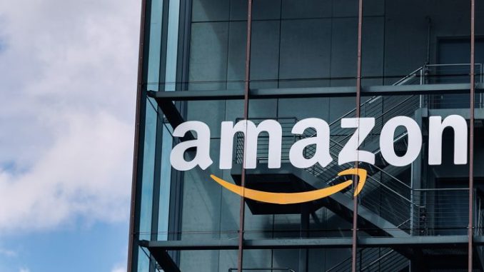 1755135237_amazon-logo-center-780x405.jpg