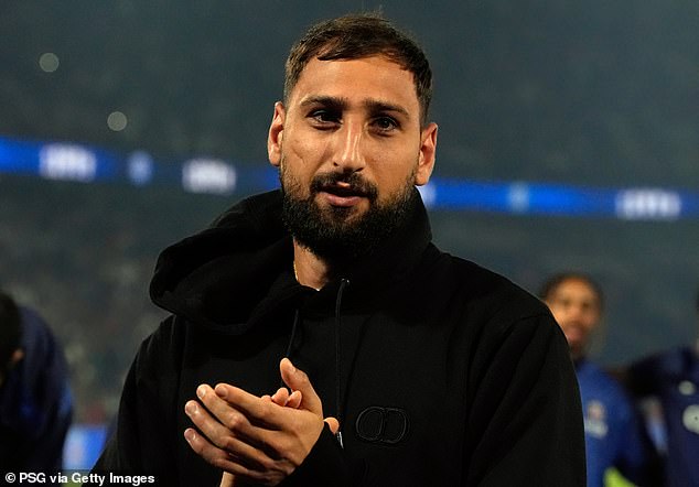 City Target Gianluigi Donnarumma hat sich am Freitagabend zu Paris Saint-Germain-Fans verabschiedet