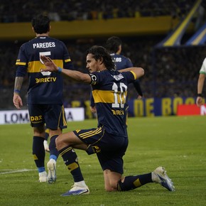 Von der Hand der Uruguayaner gewann Boca und gewann seinen zweiten Sieg gegen den Faden