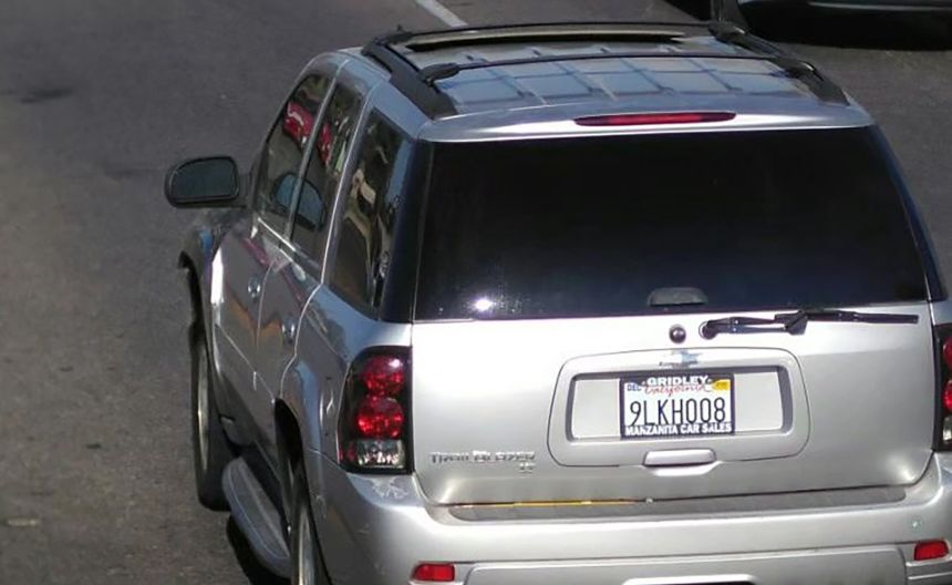 Owen und ihre Tochter reisten in diesem Silber 2006 Chevrolet Trailblazer.