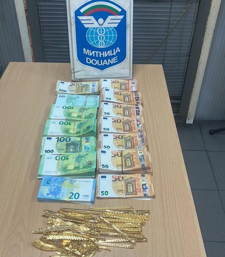 166.000 Euro im Wert von illegalem Gold und Devisen, die am Grenzübergang gefangen wurden