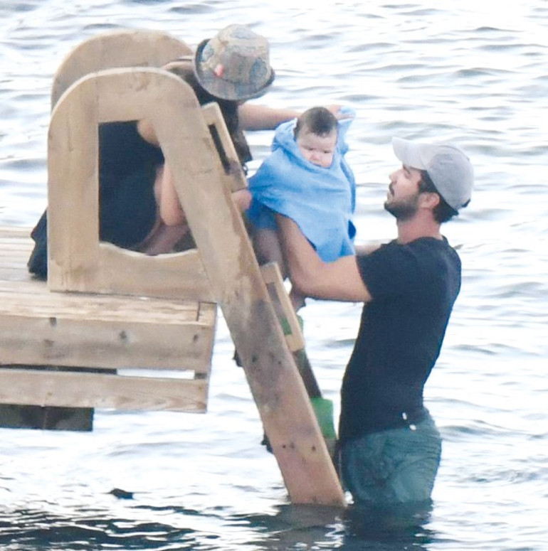 Pınar Deniz und Kaan Yıldırıms Söhne Fikret Hakan Deniz Keyfi