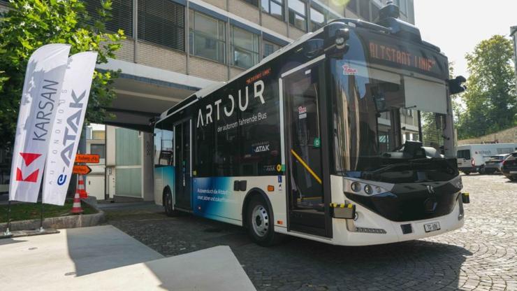 Autonomes Fahrzeug wird remote betrieben