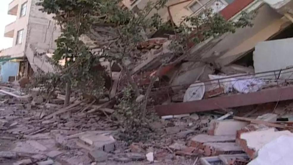 17. August 1999 Marmara Erdbebenschwere, als das Erdbeben vom 17. August war, wie spät es 26 Jahre vergangen ist