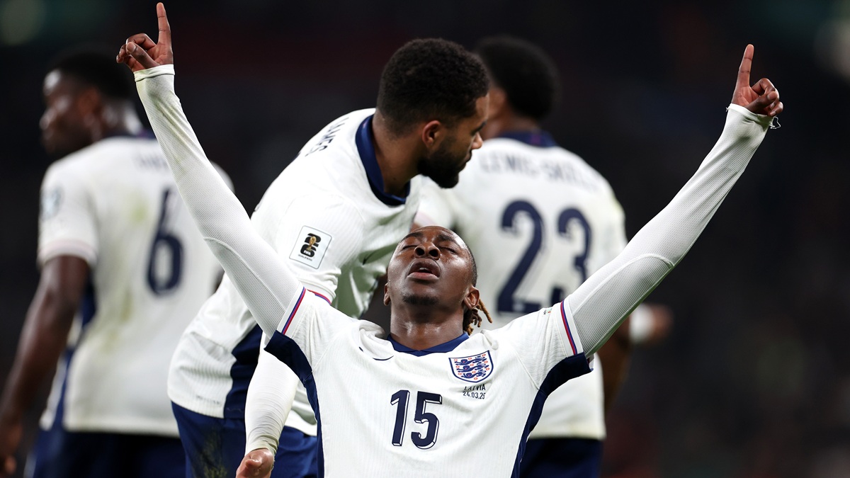 Kenaring zum Feiern für England