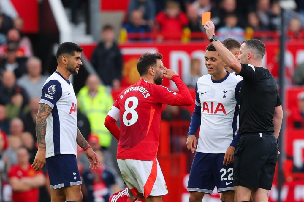 Bruno Fernandes sieht rot für Manchester United.