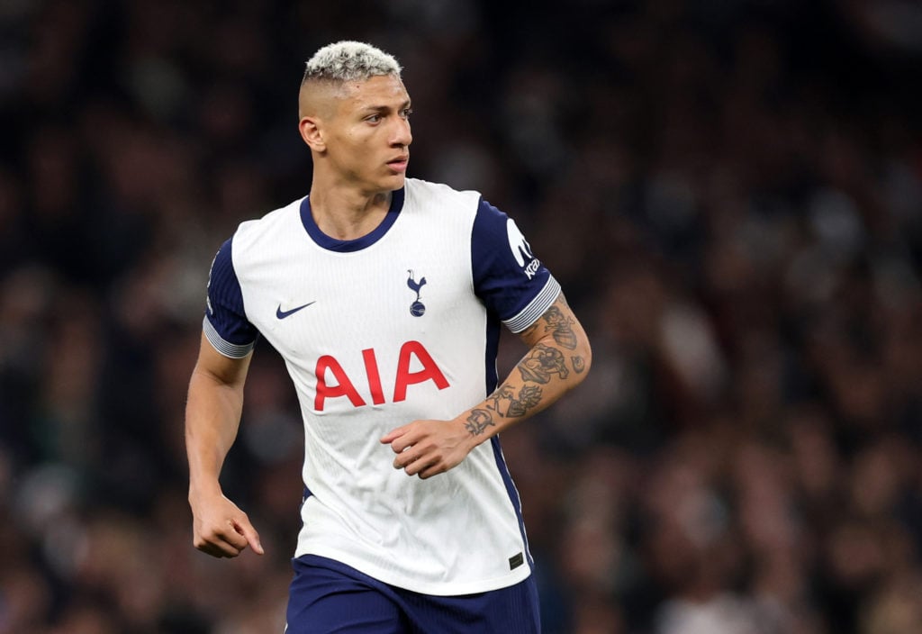 Richarlison spielt für Tottenham Hotspur FC gegen Nottingham Forest FC in der Premier League