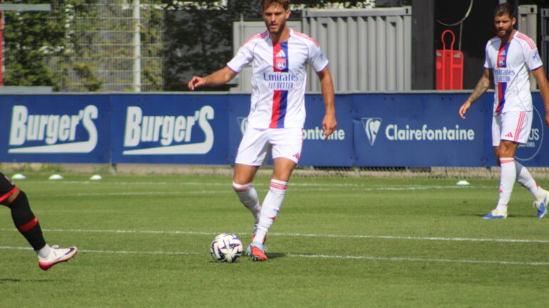 Tanner Tessmann Lors d'ol - RWDM Brüssel