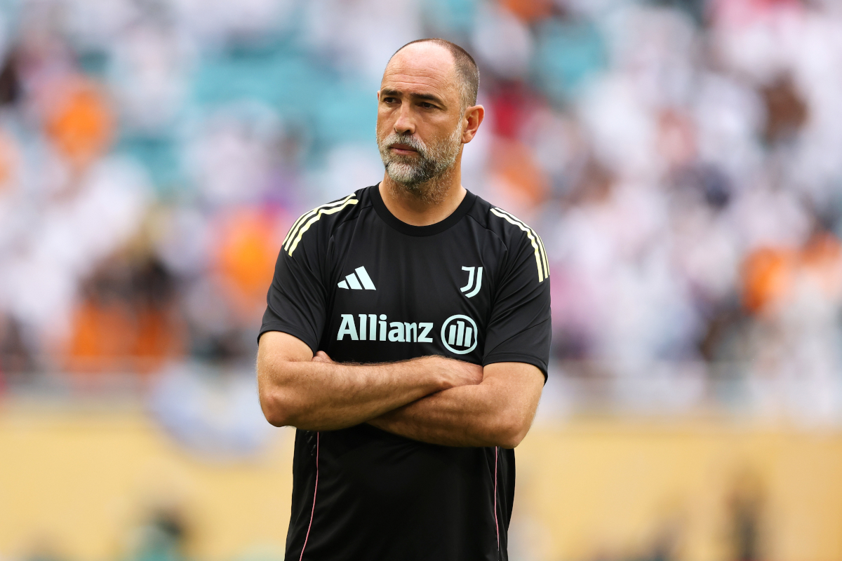 Miami Gardens, Florida - 01. Juli: Igor Tudor, Cheftrainer von Juventus FC, schaut sich vor der FIFA -Club -Weltmeisterschaft 2025 Runde des 16. Spiels zwischen Real Madrid CF und Juventus FC am 01. Juli 2025 in Miami Gardens, Florida, zu. (Foto von Michael Reaves/Getty Images)