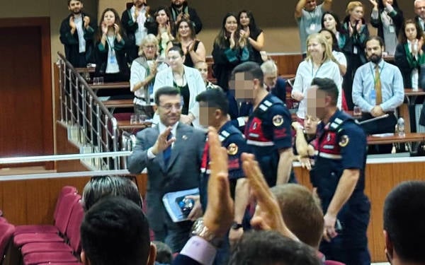 Ekrem İmamoğlu für 1 Jahr 7 Monate Haft in Akın Gürlek Fall