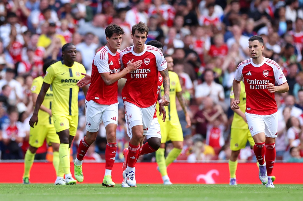 LONDON, ENGLAND: Christian Norgaard of Arsenal celebrates scoring his team's first goal with teammate Jakub Kiwior during the pre-season friendly match between Arsenal and Villarreal at Emirates Stadium on August 06, 2025. (Photo by Eddie Keogh/Getty Images)