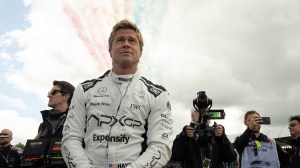 F1: Der Film (auch bekannt als F1), Brad Pitt, am Set, 2025. Ph: Scott Garfield / © Warner Bros. / Courtesy Everett Collection