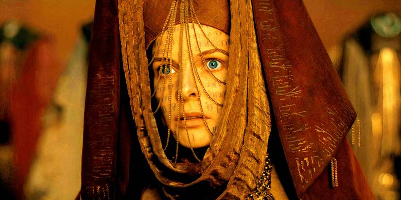 Lady Jessica sieht in Dune Teil 2 besorgt aus