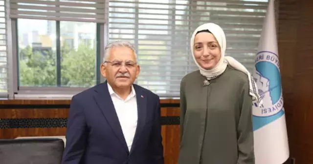 Wer ist Saadet Oruç? Wie alt ist Saadet Oruç?