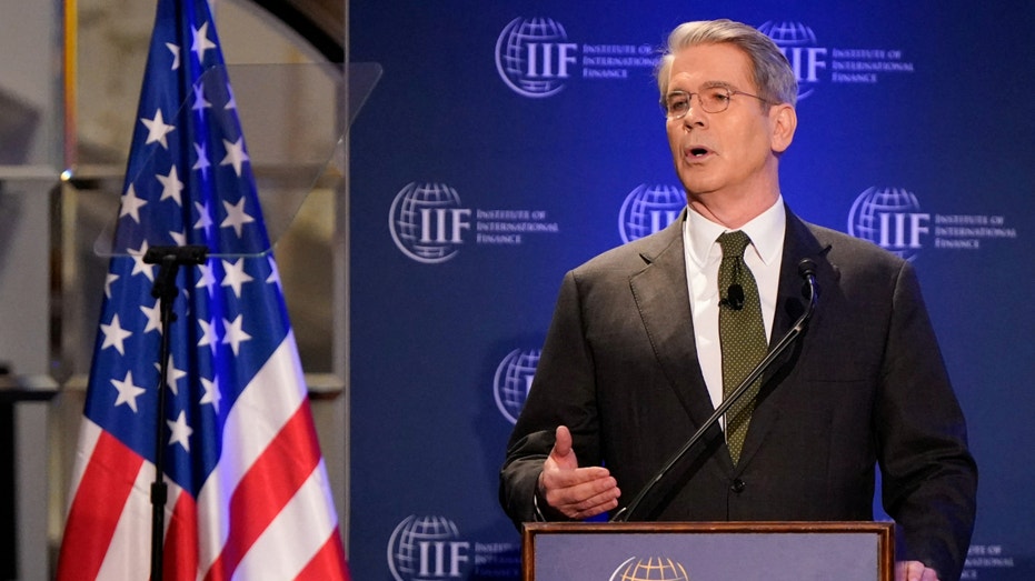 Der Finanzminister Scott Bessent liefert Bemerkungen am Global Outlook Forum des Institute of International Finance (IIF) am 23. April 2025 in Washington, DC, in Washington, DC der Weltbank.