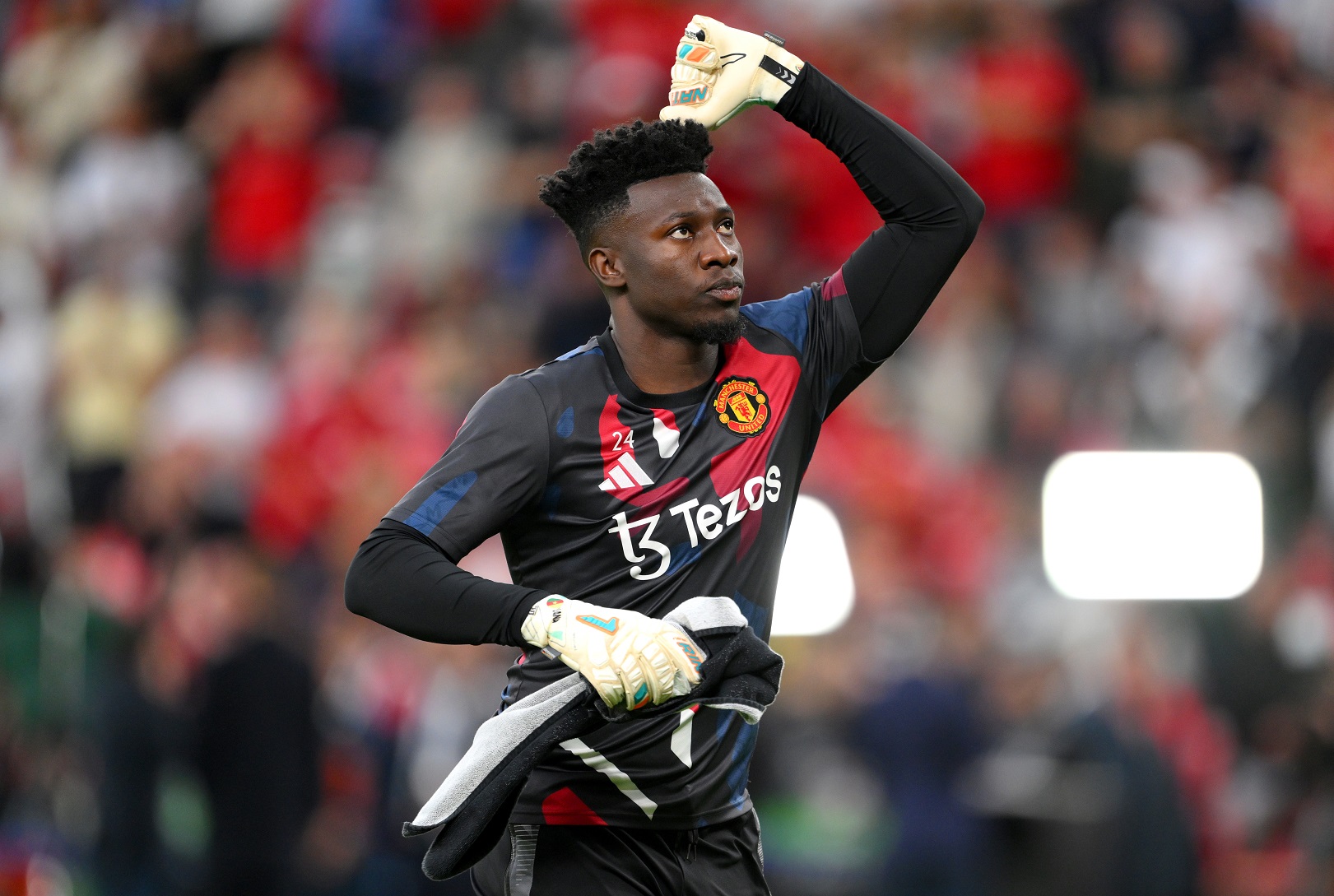 Andre Onana von Manchester United erkennt die Fans an 