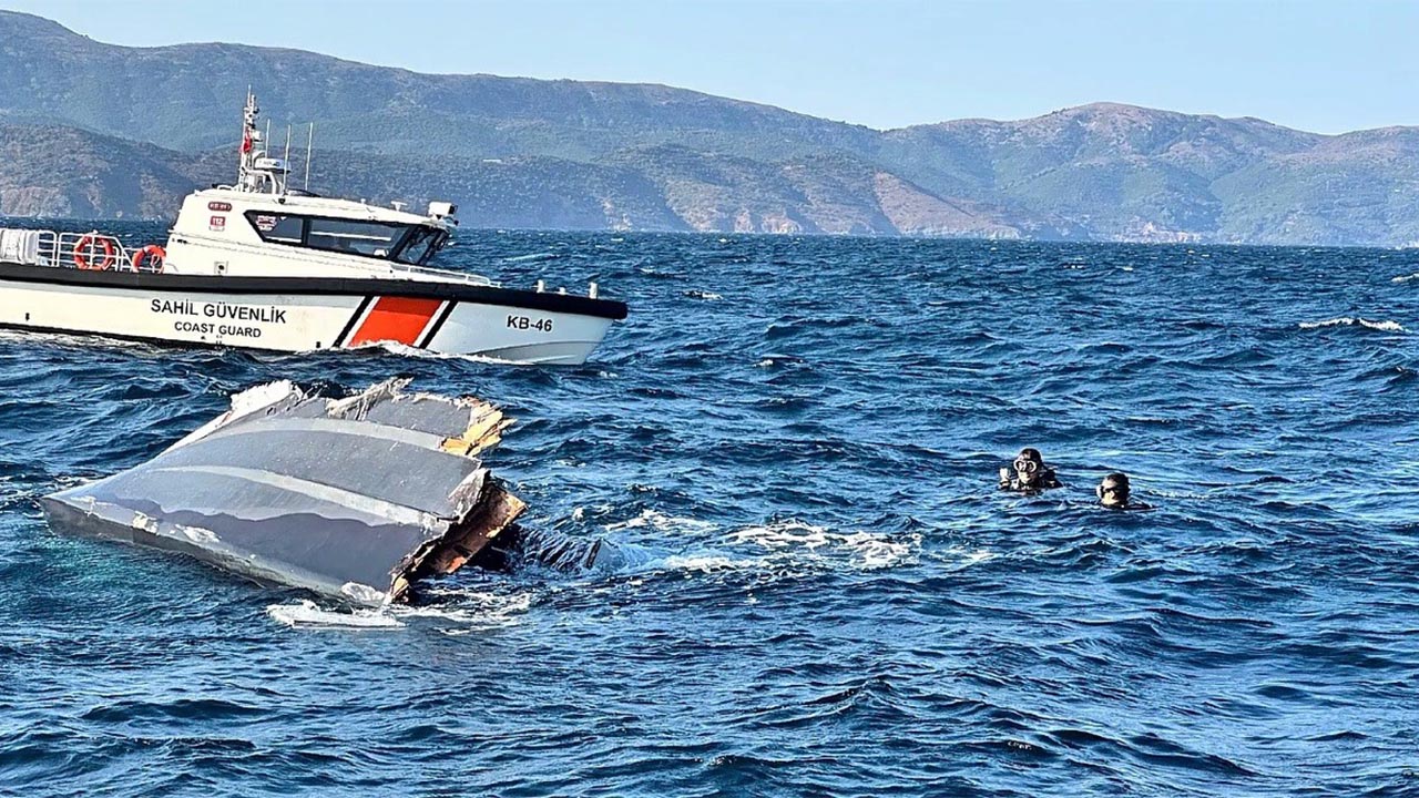 Yalova Balikesir Marmara Island Coast Safety Parcalanmış Boot Man Search (1)