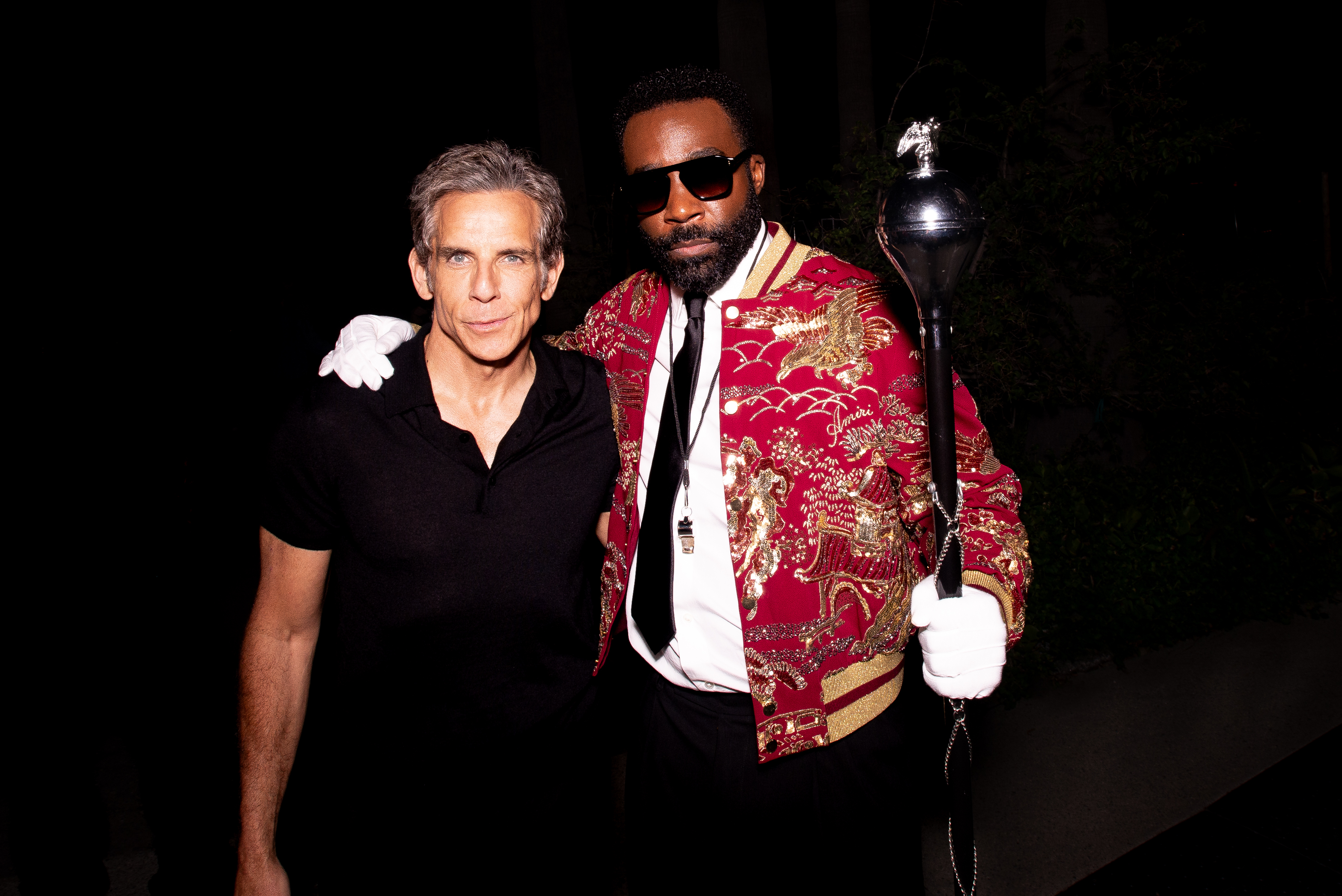 Ben Stiller und „Severance“ -Star Tramell Tillman Surprise Fans bei Cinespias Vorführung von „Zoolander“, präsentiert von Amazon MGM Studios und Prime Video, auf Hollywood Forever Cemetery.