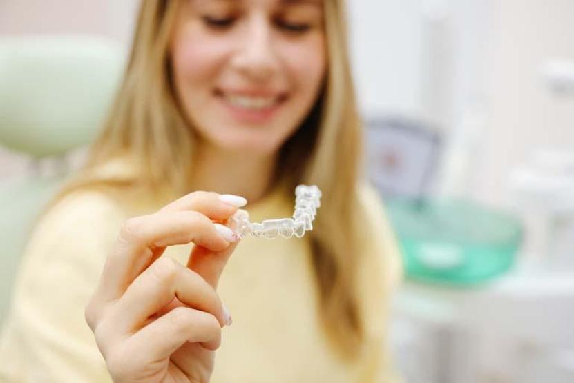 Die mündliche und zahnärztliche Gesundheit beeinflusst das Glück
