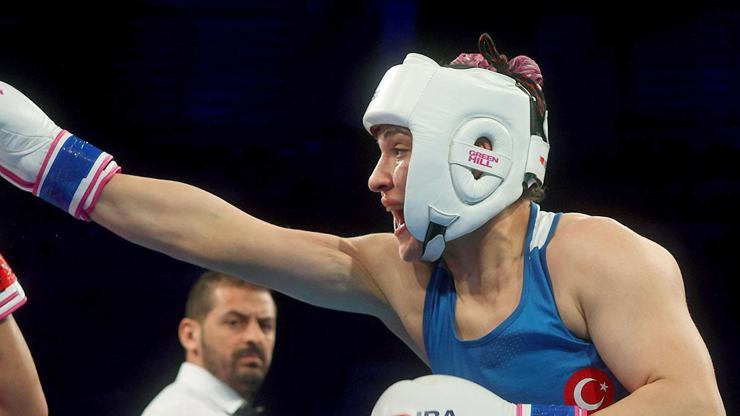 Nationaler Boxer Büşra Işıldar, die Welt wurde die zweite