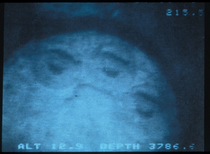 Der erste Beweis dafür, dass Forscher an Bord des Knorr gefunden hatten, dass die Titanic am 1. September 1985 aus dem deutlichen Muster eines der Schiffskessel kamen.