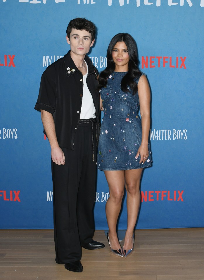 Ashby Gentry und Nikki Rodriguez bei der Netflix -Serie "Mein Leben mit den Walter Jungs" Junket.